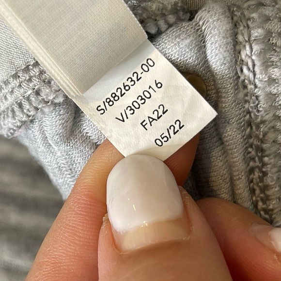 Athleta Womens Ribbed Textured Cropped Pull-On SweatPant Size L Gray High Rise - Picture 11 of 11